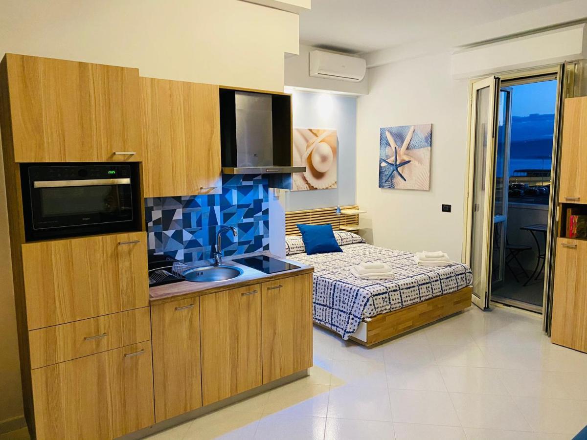 B E B Le Terrazze Sul Mare Bed and Breakfast Catanzaro Exteriör bild